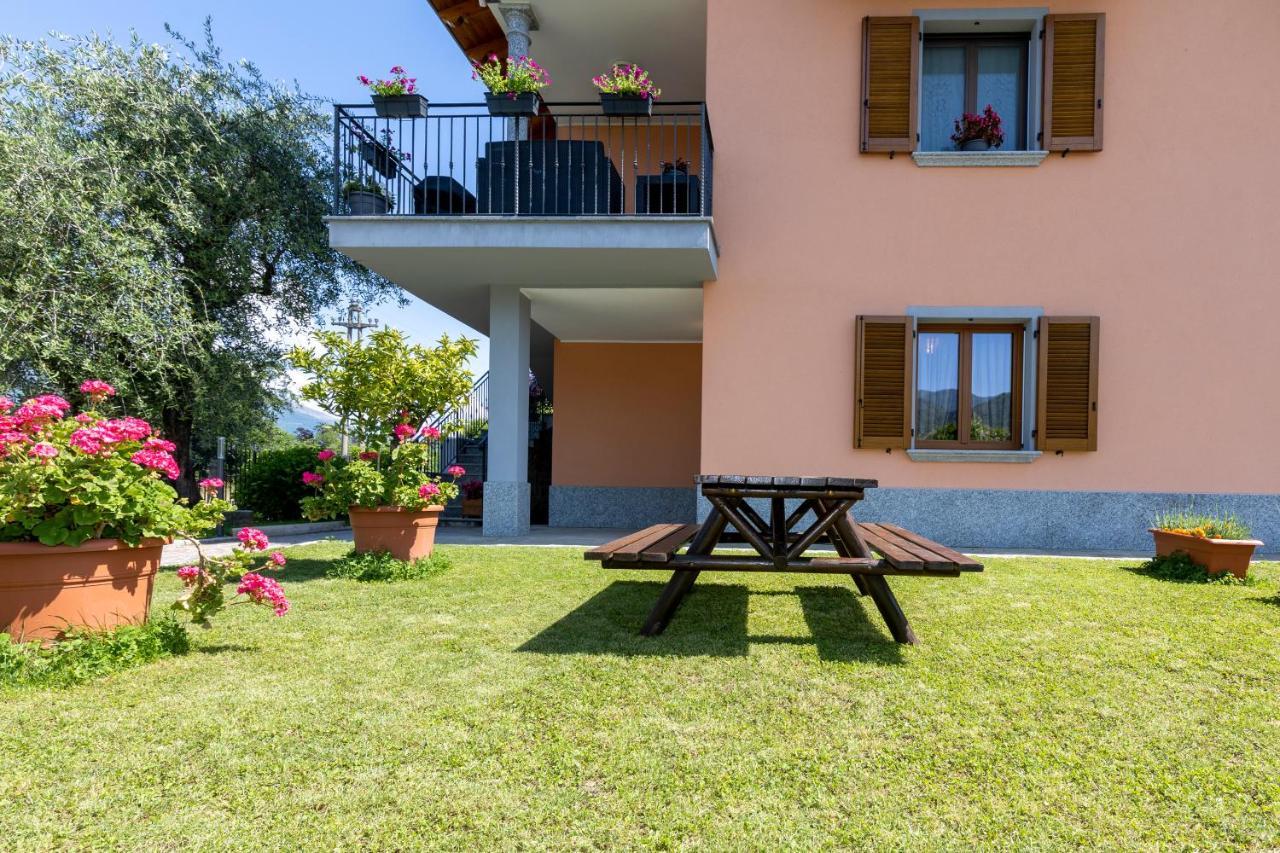 Apartment With Garden And Parking Беладжо Екстериор снимка