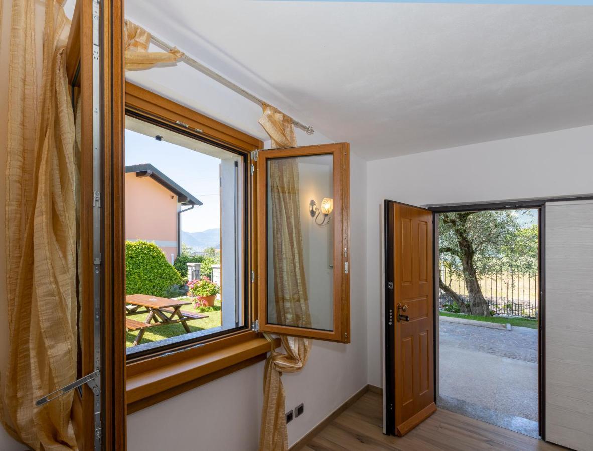 Apartment With Garden And Parking Беладжо Екстериор снимка