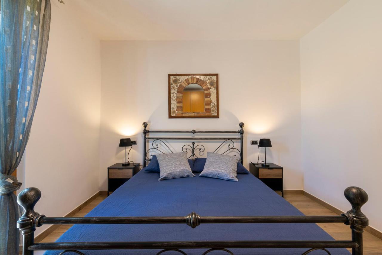 Apartment With Garden And Parking Беладжо Екстериор снимка